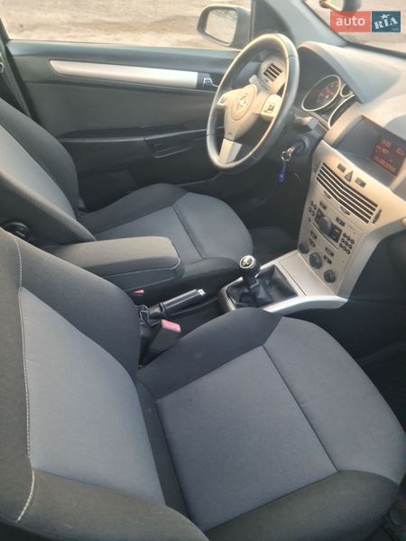 Универсал Opel Astra 2008 в Луцке