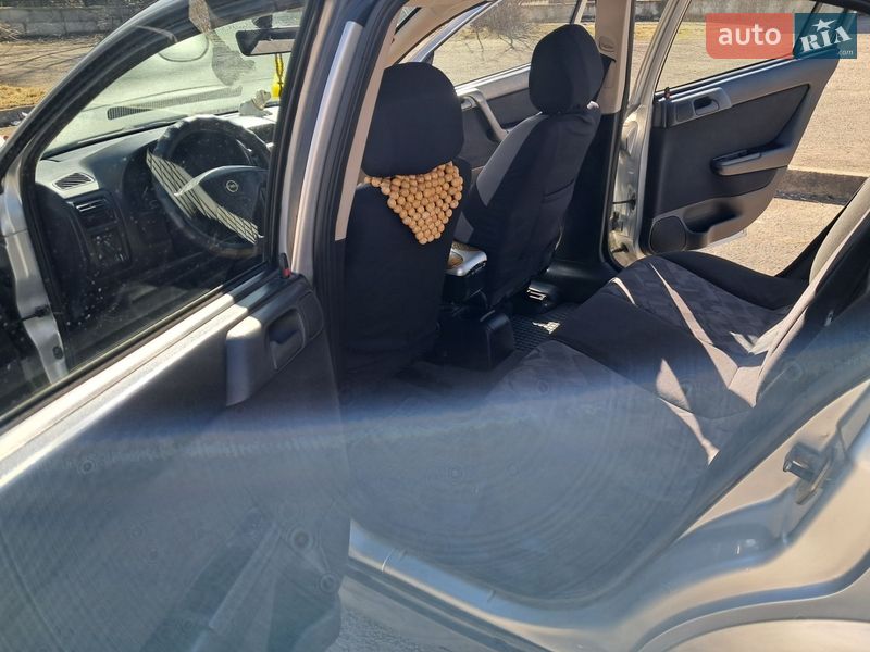 Хетчбек Opel Astra 1998 в Долині
