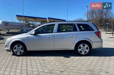 Универсал Opel Astra 2009 в Ямполе