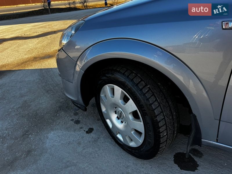 Универсал Opel Astra 2004 в Чорткове