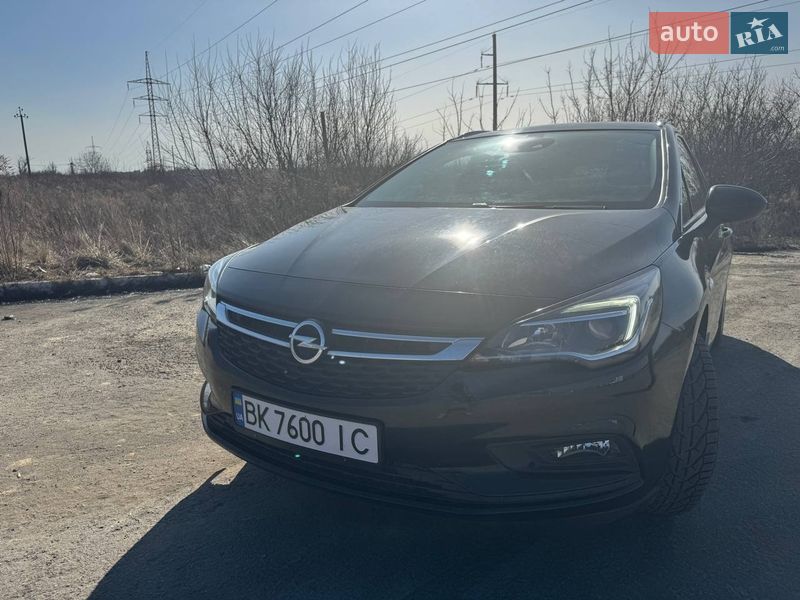Универсал Opel Astra 2016 в Ровно
