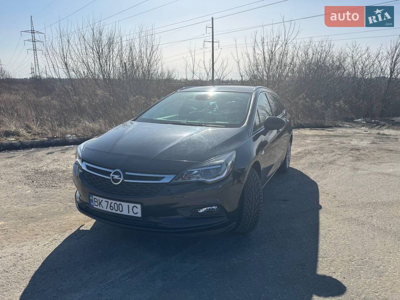 Универсал Opel Astra 2016 в Ровно