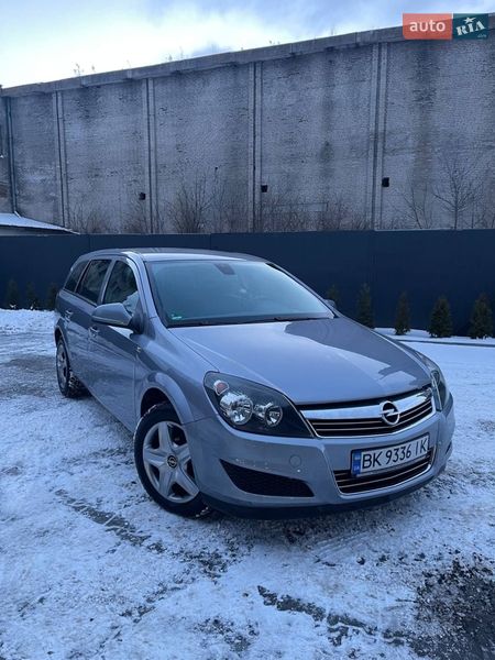 Универсал Opel Astra 2010 в Тернополе