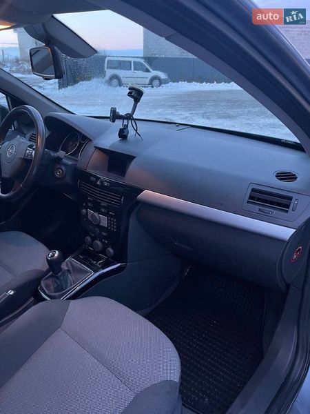 Универсал Opel Astra 2010 в Тернополе