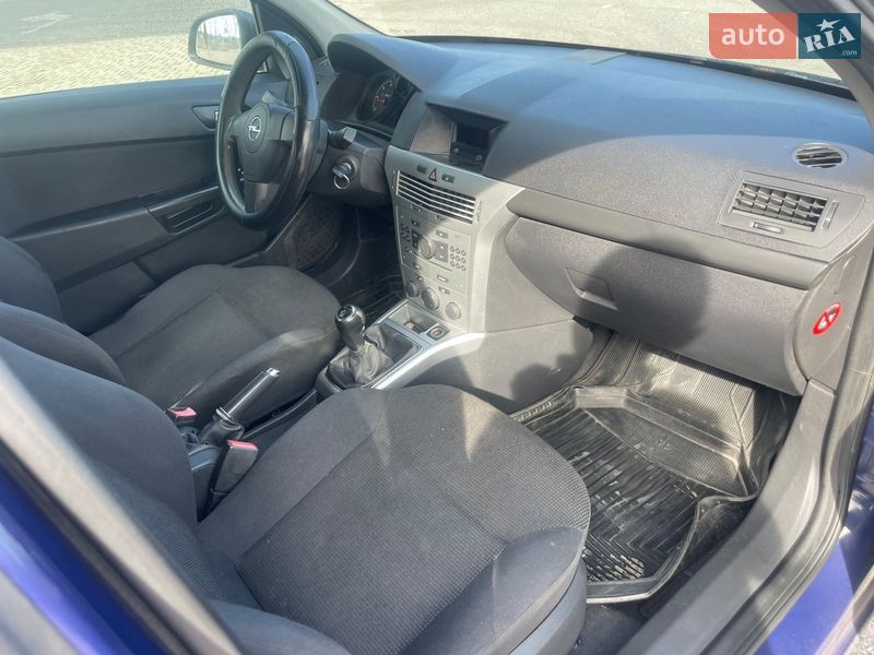 Універсал Opel Astra 2010 в Богородчанах