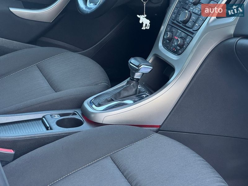 Хэтчбек Opel Astra 2011 в Стрые