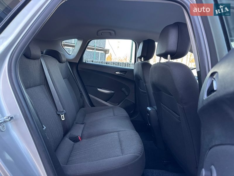 Хэтчбек Opel Astra 2011 в Стрые