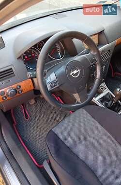 Універсал Opel Astra 2005 в Кельменцях