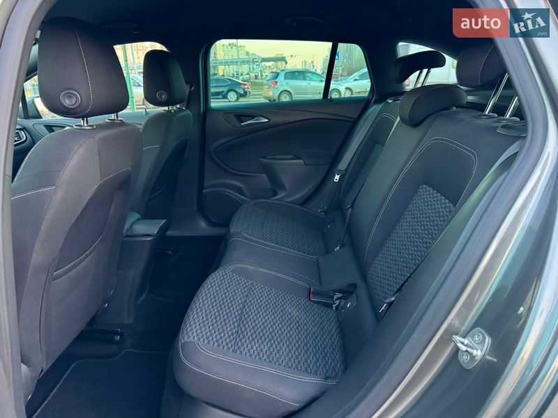 Универсал Opel Astra 2017 в Киеве