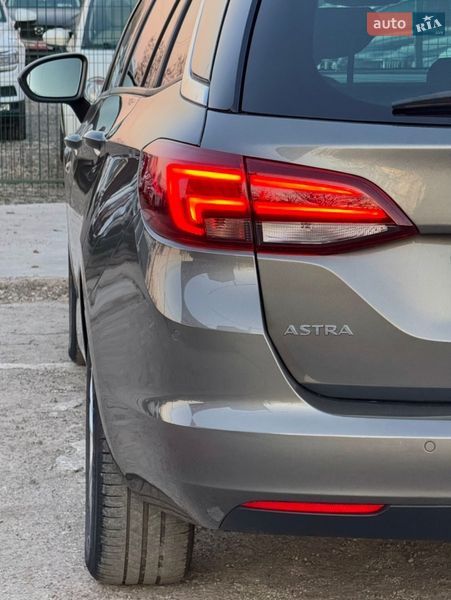 Универсал Opel Astra 2017 в Киеве