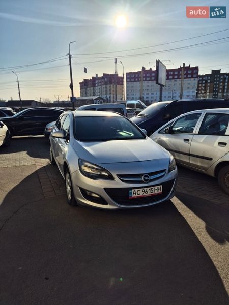 Універсал Opel Astra 2012 в Луцьку