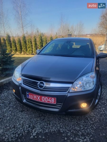 Хэтчбек Opel Astra 2009 в Луцке