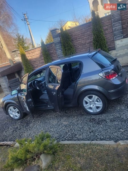 Хэтчбек Opel Astra 2009 в Луцке