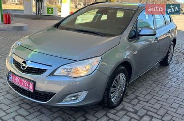 Універсал Opel Astra 2011 в Кропивницькому