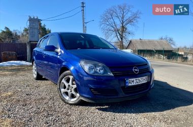 Хэтчбек Opel Astra 2004 в Радомышле