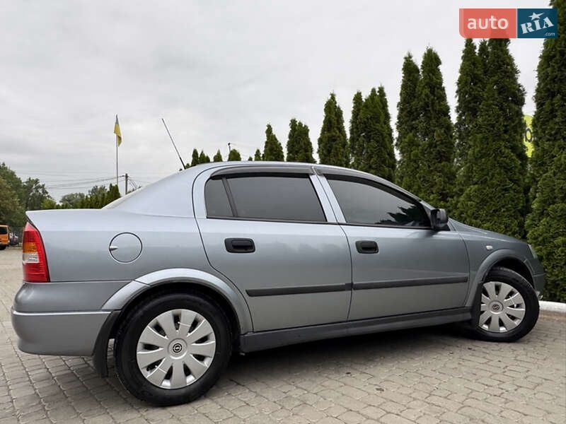 Седан Opel Astra 2007 в Дрогобыче
