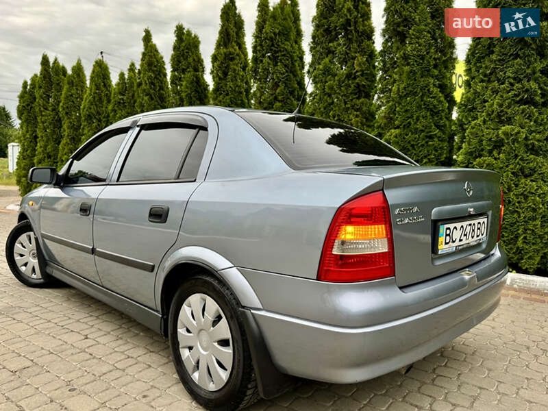 Седан Opel Astra 2007 в Дрогобыче