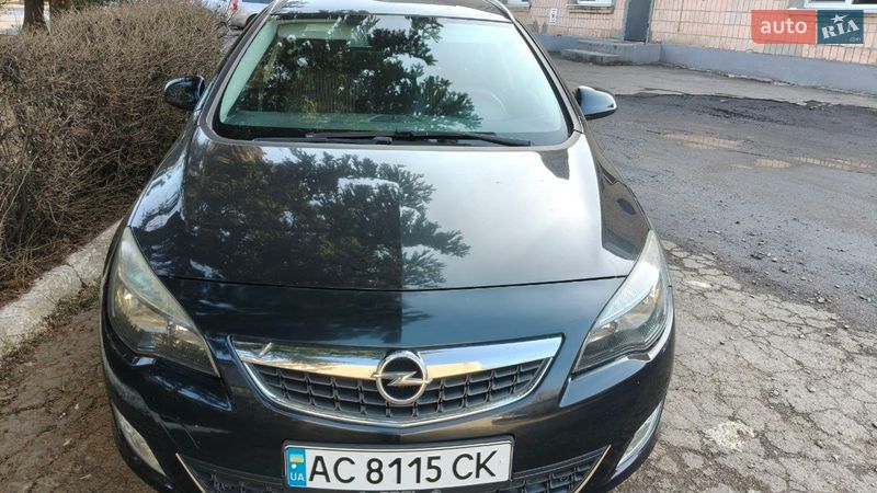 Универсал Opel Astra 2012 в Луцке