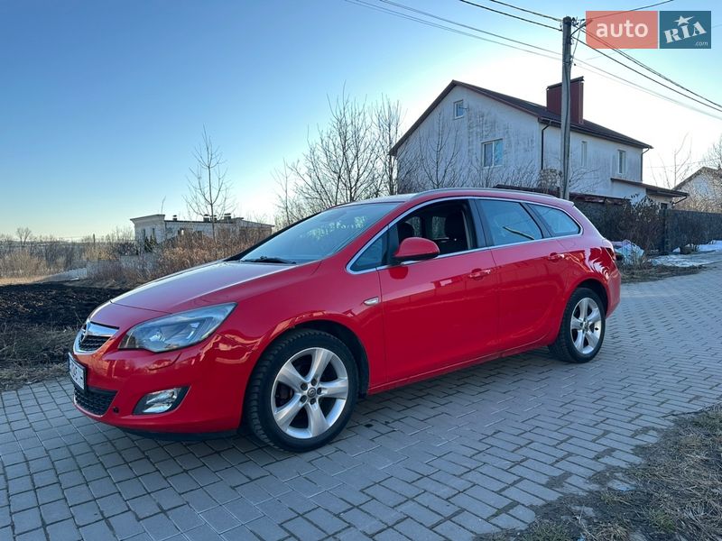 Универсал Opel Astra 2011 в Хмельницком