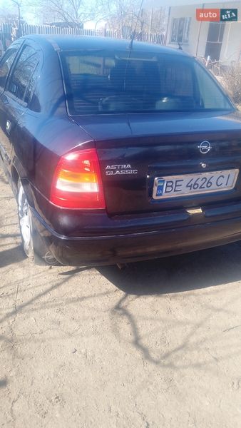 Седан Opel Astra 2008 в Казанке