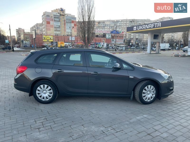 Універсал Opel Astra 2015 в Харкові
