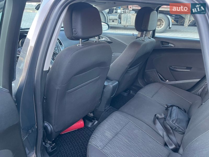 Універсал Opel Astra 2015 в Харкові