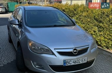 Універсал Opel Astra 2012 в Моршині
