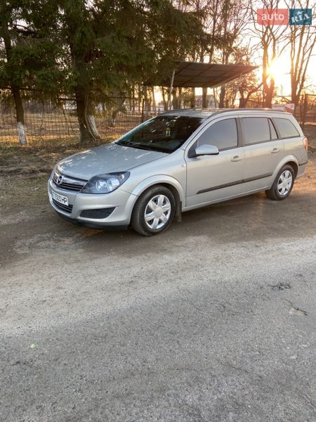 Универсал Opel Astra 2005 в Самборе