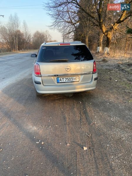 Универсал Opel Astra 2005 в Самборе
