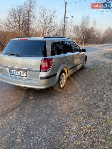 Универсал Opel Astra 2005 в Самборе