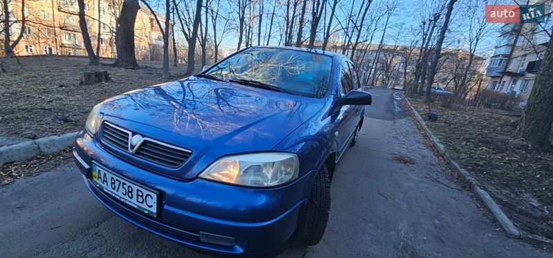 Седан Opel Astra 2006 в Києві