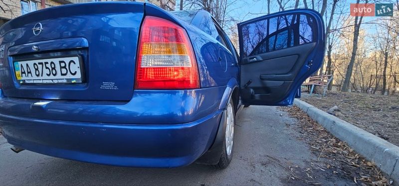 Седан Opel Astra 2006 в Києві