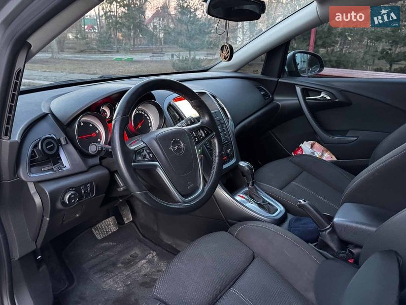 Универсал Opel Astra 2014 в Киеве
