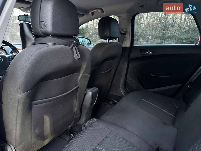 Универсал Opel Astra 2014 в Киеве