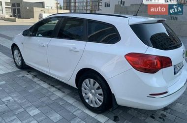 Універсал Opel Astra 2014 в Золочеві
