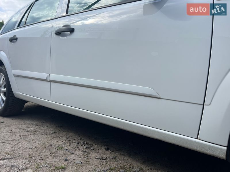 Універсал Opel Astra 2010 в Ніжині