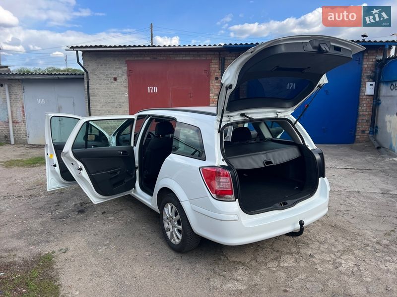 Універсал Opel Astra 2010 в Ніжині