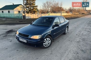 Седан Opel Astra 2005 в Первомайске