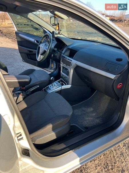 Хэтчбек Opel Astra 2009 в Хмельницком