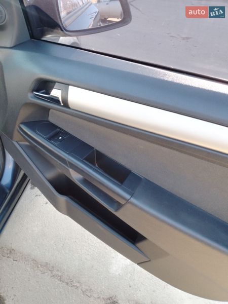 Хэтчбек Opel Astra 2007 в Дергачах