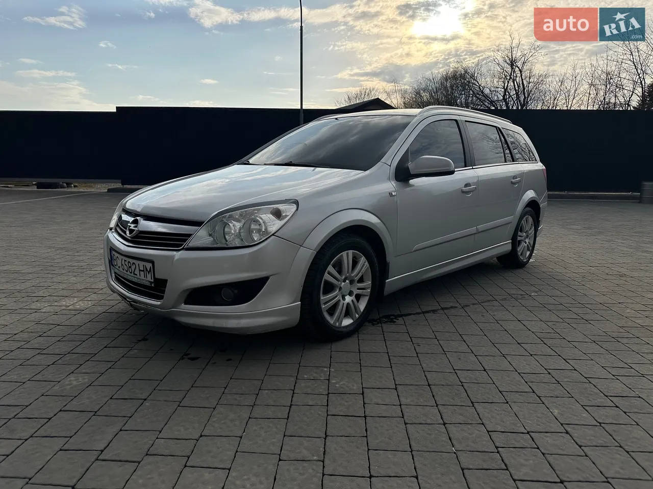 2010 Opel Astra - мініатюра 17