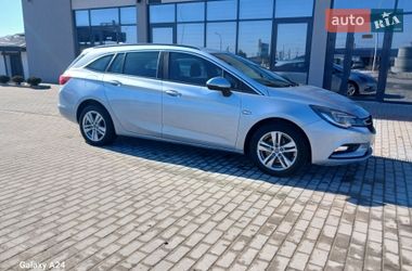 Універсал Opel Astra 2016 в Львові
