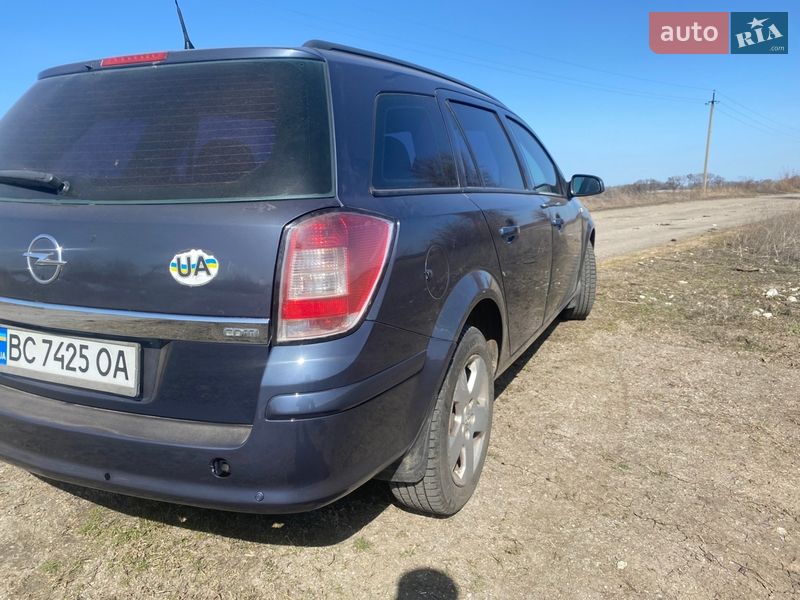 Універсал Opel Astra 2006 в Новомосковську