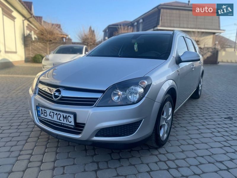 Opel Astra 2010 Opel Astra 2010