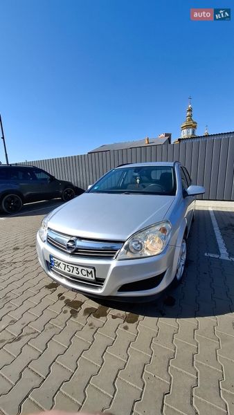 Универсал Opel Astra 2008 в Луцке