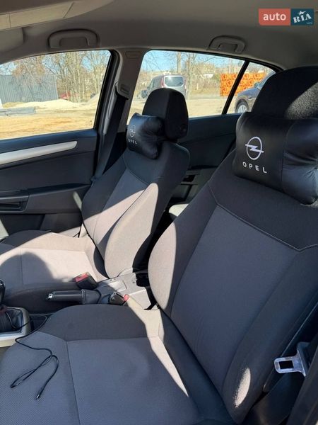 Хэтчбек Opel Astra 2008 в Смеле