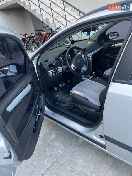 Універсал Opel Astra 2004 в Львові