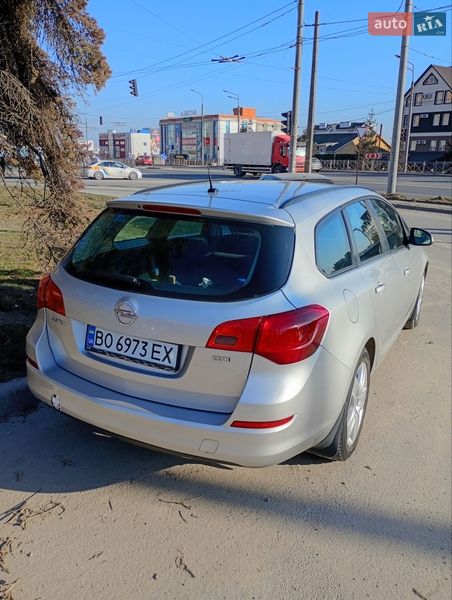 Универсал Opel Astra 2010 в Тернополе