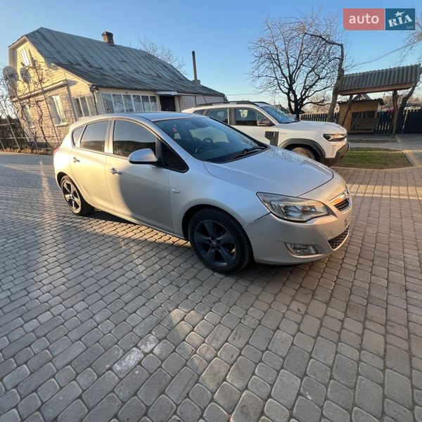 Хетчбек Opel Astra 2010 в Києві фото 4 Хетчбек Opel Astra 2010 в Києві