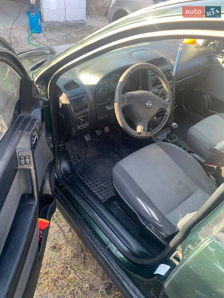 Седан Opel Astra 2003 в Василькове